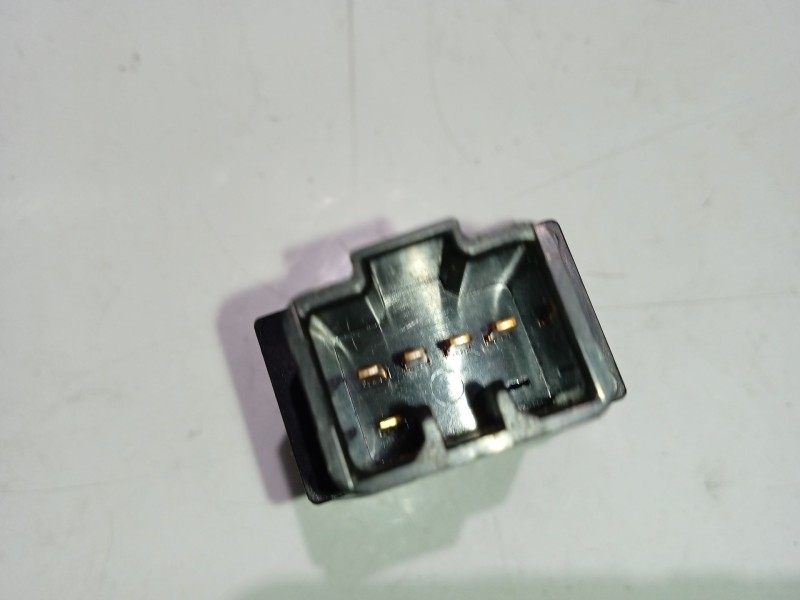 Recambio de interruptor calefaccion luna trasera para kia joice ls referencia OEM IAM 93700M2201  