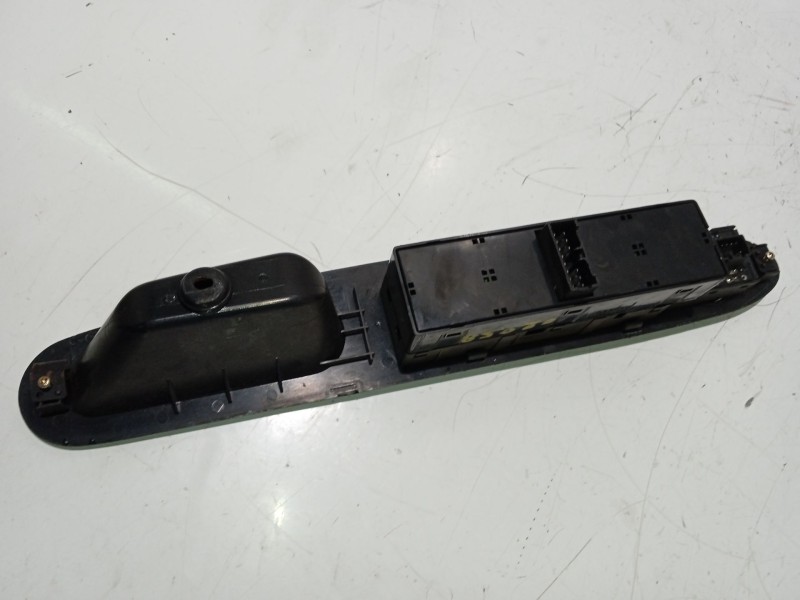 Recambio de mando elevalunas delantero izquierdo para kia joice ls referencia OEM IAM 621W02250  