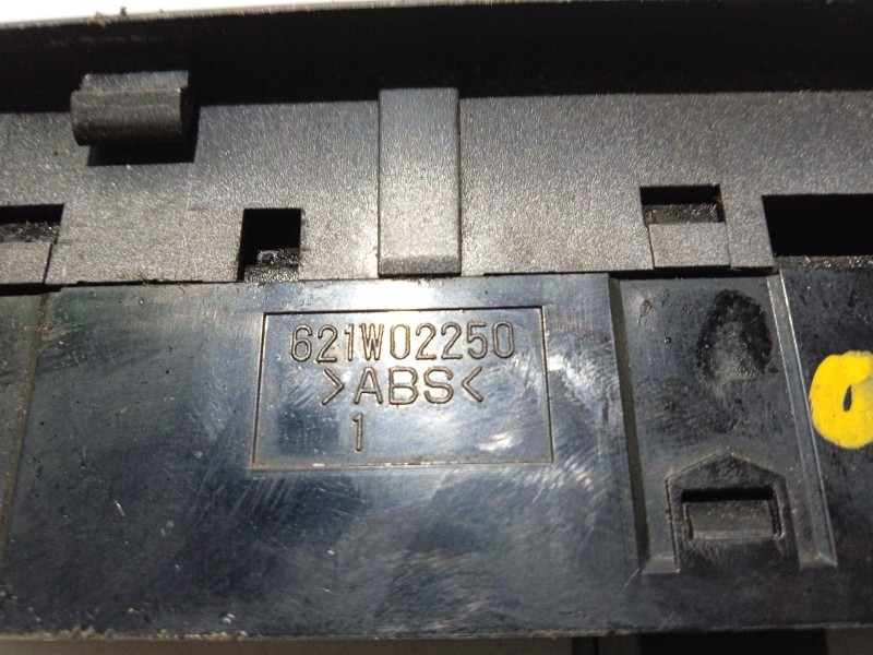 Recambio de mando elevalunas delantero izquierdo para kia joice ls referencia OEM IAM 621W02250  