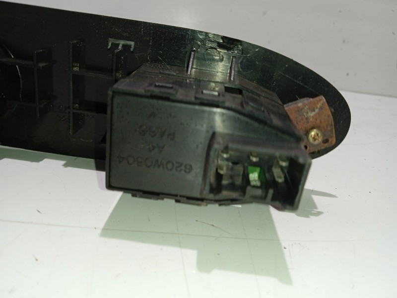 Recambio de mando elevalunas trasero derecho para kia joice ls referencia OEM IAM 620W0304  