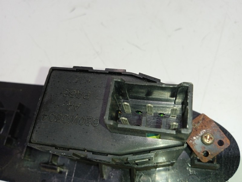 Recambio de mando elevalunas trasero izquierdo para kia joice ls referencia OEM IAM 620W0304  