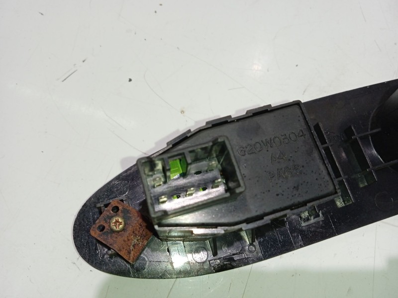 Recambio de mando elevalunas delantero derecho para kia joice ls referencia OEM IAM 620W0304  