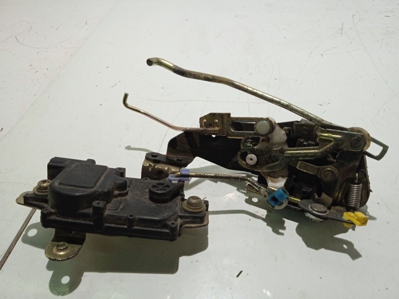 Recambio de cerradura puerta delantera derecha para kia joice ls referencia OEM IAM 9573637001  