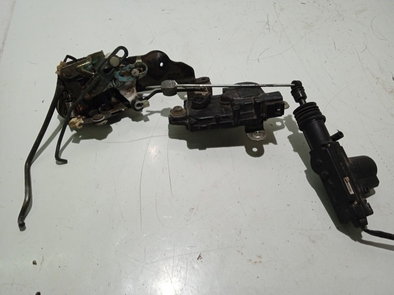 Recambio de cerradura puerta trasera izquierda para kia joice ls referencia OEM IAM 81410M2000  