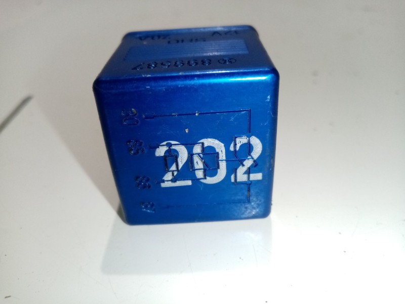 Recambio de rele para audi a6 berlina (4b2) 2.5 tdi referencia OEM IAM 8A0951253  