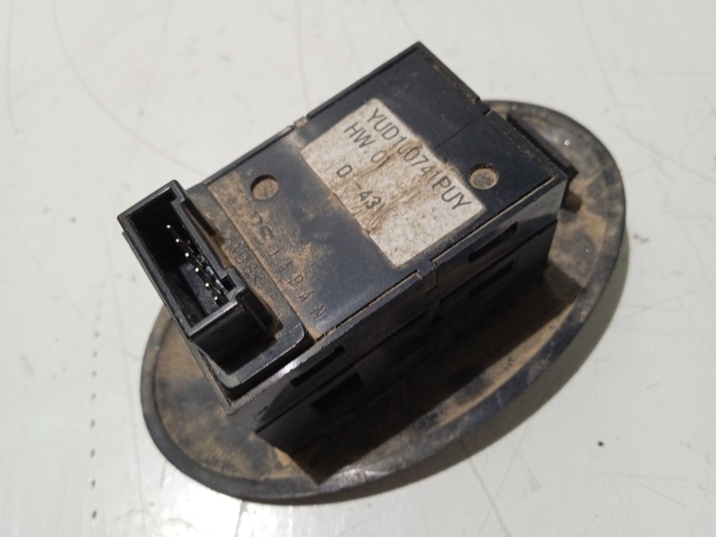 Recambio de mando elevalunas trasero derecho para mg serie 75 (rj) 2.0 16v cdt referencia OEM IAM YUD100741  