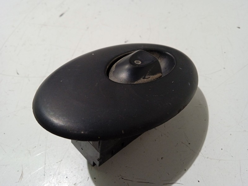 Recambio de mando elevalunas trasero izquierdo para mg serie 75 (rj) 2.0 16v cdt referencia OEM IAM YUD100741  