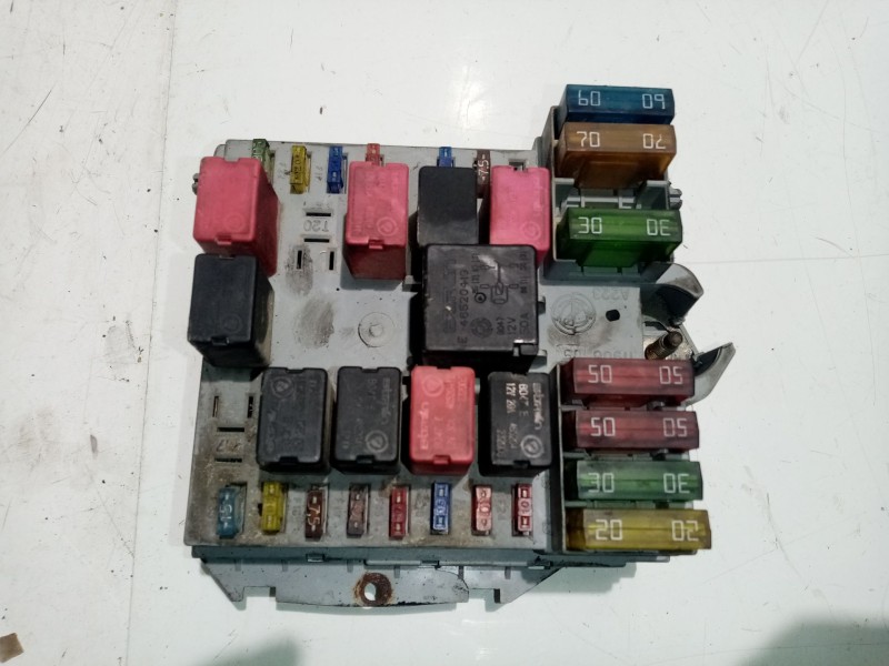 Recambio de caja reles / fusibles para fiat stilo (192) 1.9 jtd cat referencia OEM IAM 51724394  