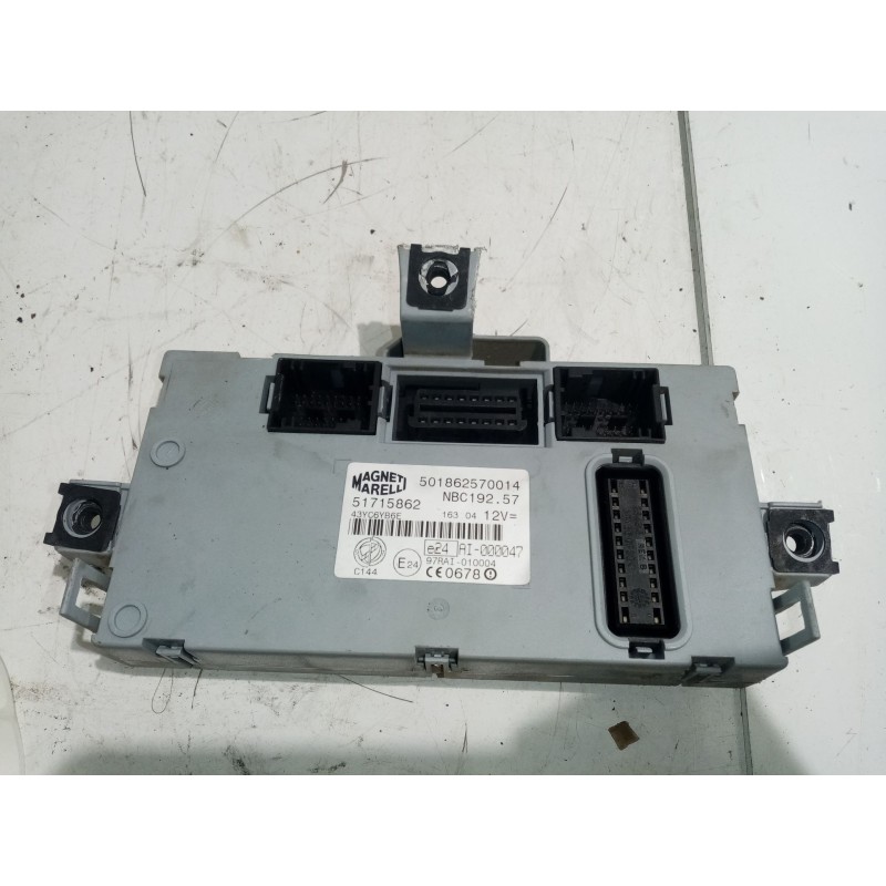 Recambio de caja reles / fusibles para fiat stilo (192) 1.9 jtd cat referencia OEM IAM 51715862  