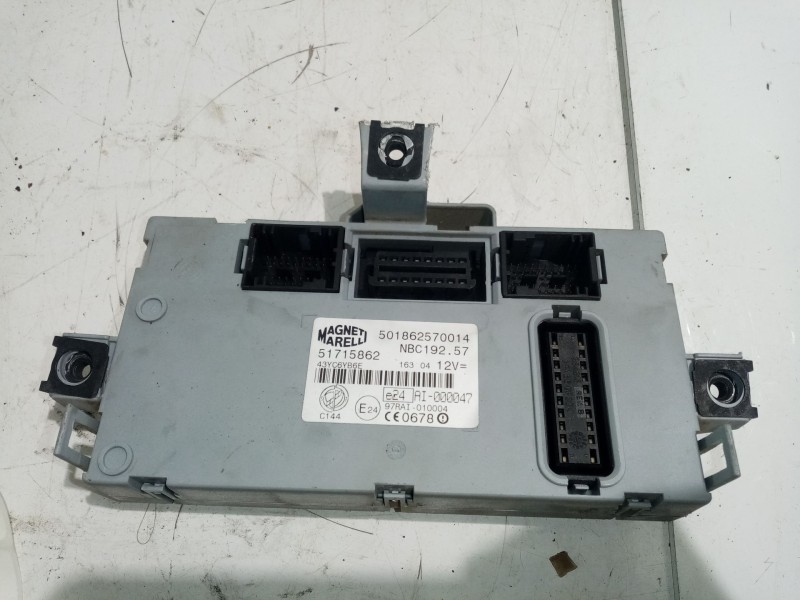Recambio de caja reles / fusibles para fiat stilo (192) 1.9 jtd cat referencia OEM IAM 51715862  
