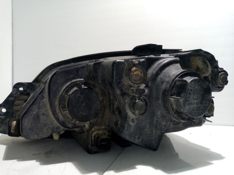Recambio de faro derecho para kia sorento 2.5 crdi cat referencia OEM IAM 921023E060  