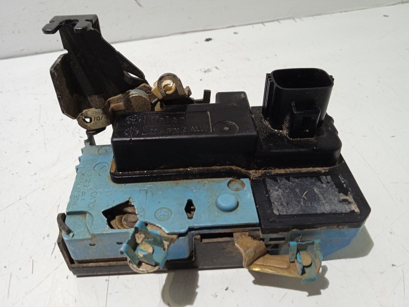 Recambio de cerradura puerta delantera izquierda para volvo xc90 t6 geartronic referencia OEM IAM 30699746  