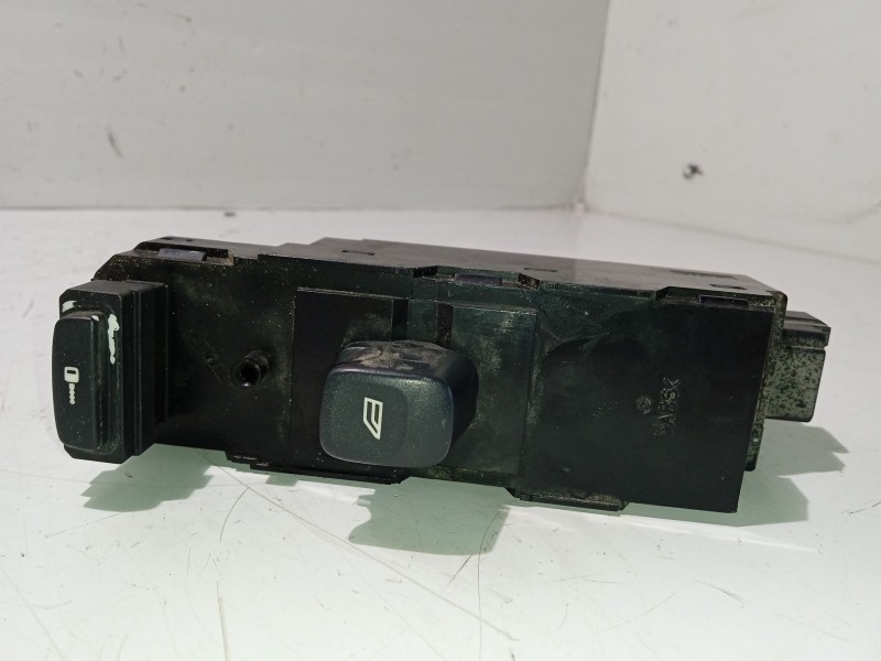 Recambio de mando elevalunas delantero derecho para volvo xc90 t6 geartronic referencia OEM IAM 30732817  