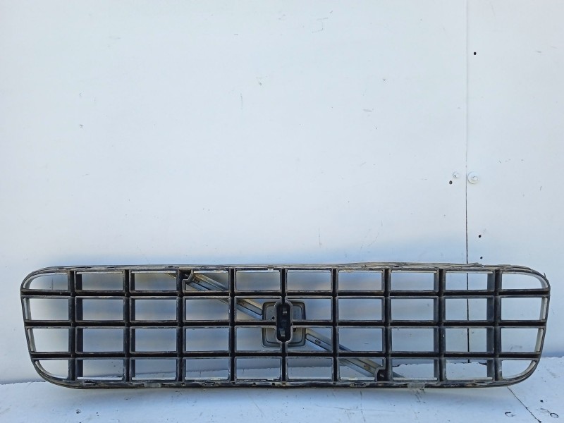 Recambio de rejilla delantera para volvo xc90 t6 geartronic referencia OEM IAM 8620641  