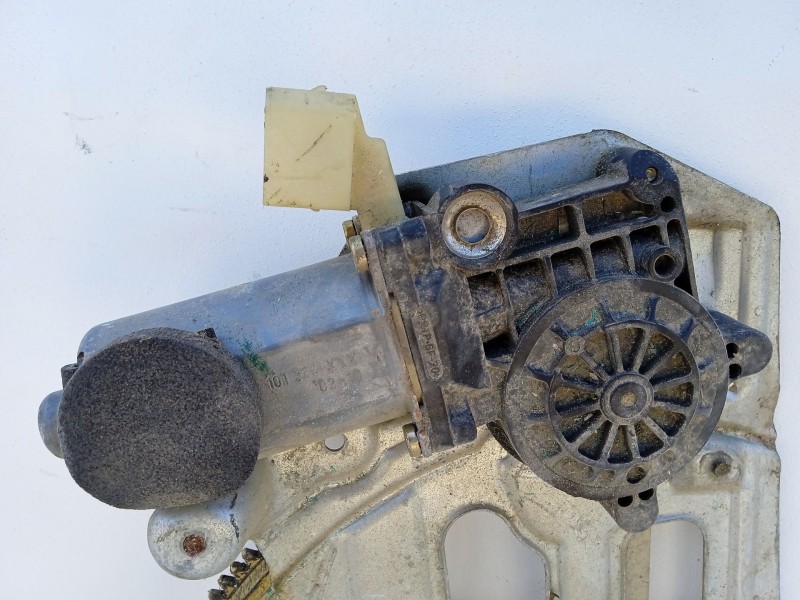 Recambio de elevalunas delantero derecho para volvo xc90 t6 geartronic referencia OEM IAM 8626321  