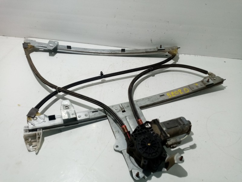 Recambio de elevalunas delantero derecho para citroën xsara picasso referencia OEM IAM 0130821762  