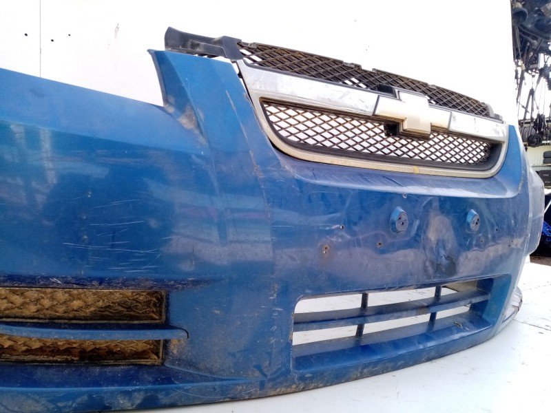 Recambio de paragolpes delantero para chevrolet aveo 1.4 cat referencia OEM IAM 93742764  
