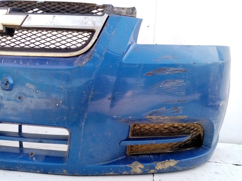 Recambio de paragolpes delantero para chevrolet aveo 1.4 cat referencia OEM IAM 93742764  