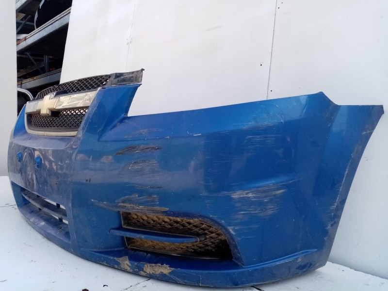 Recambio de paragolpes delantero para chevrolet aveo 1.4 cat referencia OEM IAM 93742764  