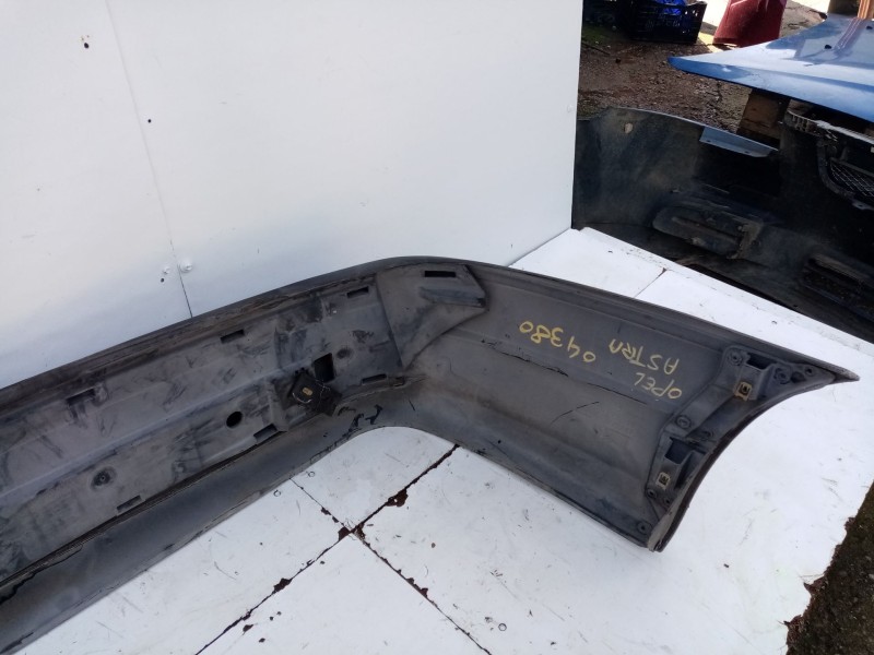 Recambio de paragolpes trasero para opel astra f berlina 1.6 cat referencia OEM IAM 1404457 1404123 