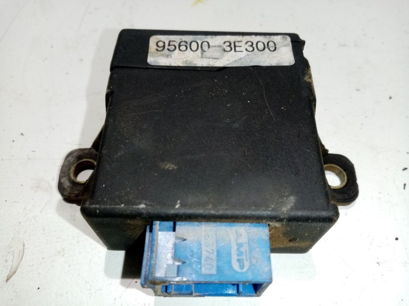 Recambio de modulo electronico para kia sorento 2.5 crdi concept referencia OEM IAM 956003E300  