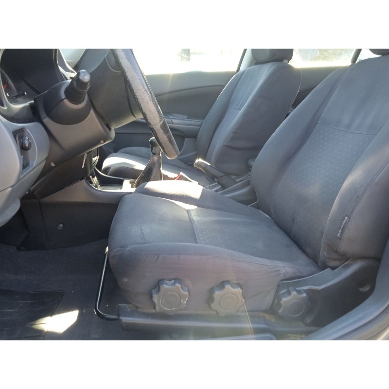 nissan almera ii hatchback (n16) del año 2005