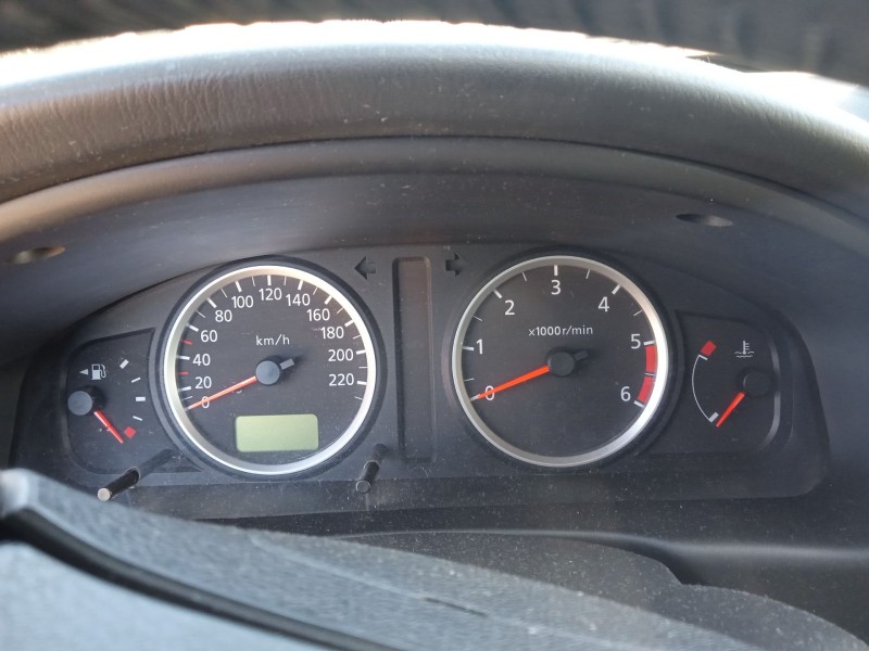 nissan almera ii hatchback (n16) del año 2005