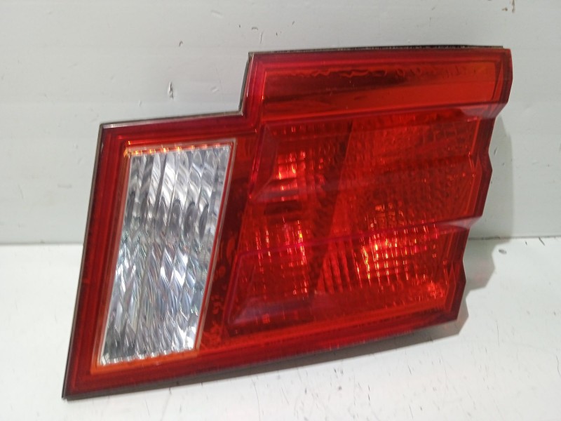 Recambio de piloto trasero derecho interior para kia magentis gls referencia OEM IAM 924203C011  