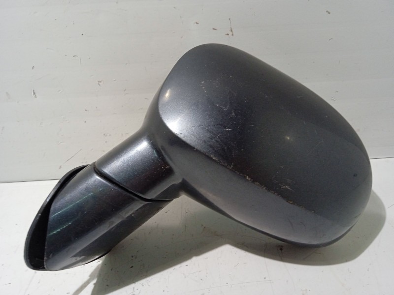 Recambio de retrovisor izquierdo para ssangyong rodius 2.7 turbodiesel cat referencia OEM IAM 7892121120A  