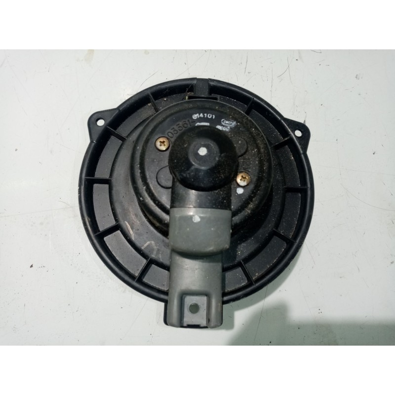 Recambio de ventilador calefaccion para ssangyong rodius 2.7 turbodiesel cat referencia OEM IAM 03361614101  