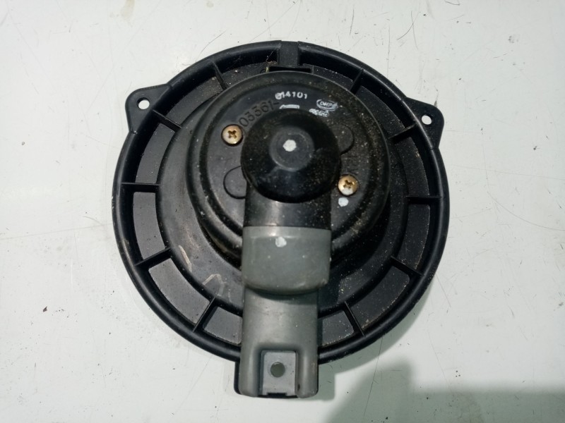 Recambio de ventilador calefaccion para ssangyong rodius 2.7 turbodiesel cat referencia OEM IAM 03361614101  