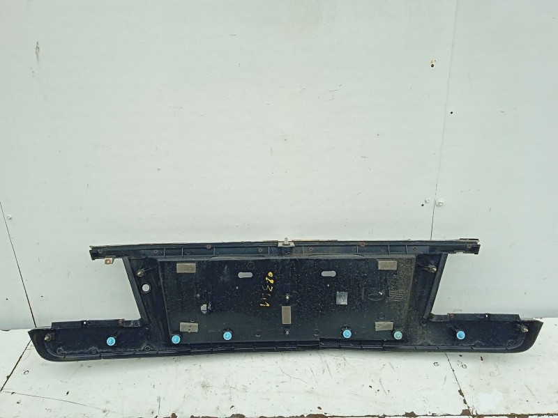 Recambio de moldura para kia magentis gls referencia OEM IAM 691003C100  