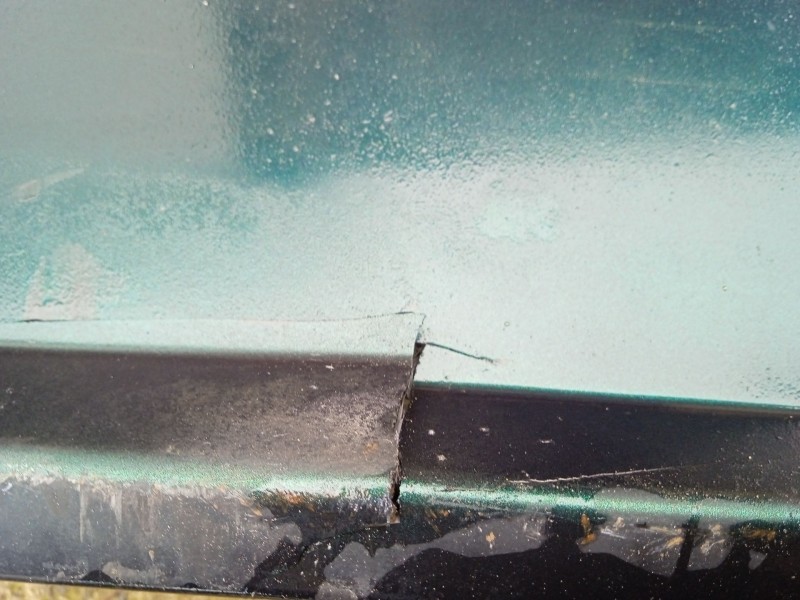 Recambio de moldura para kia magentis gls referencia OEM IAM 691003C100  