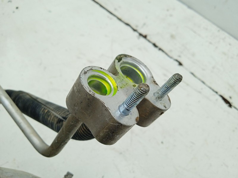 Recambio de tubos aire acondicionado para ssangyong rodius 2.7 turbodiesel cat referencia OEM IAM 6863021052  