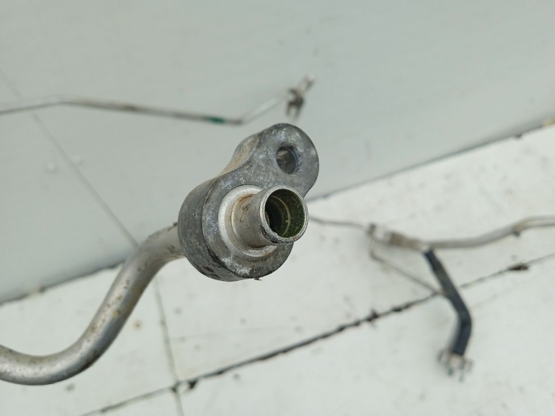 Recambio de tubos aire acondicionado para ssangyong rodius 2.7 turbodiesel cat referencia OEM IAM 6863021052  