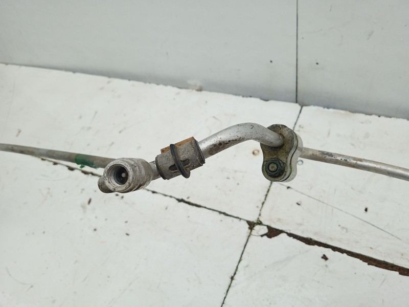 Recambio de tubos aire acondicionado para ssangyong rodius 2.7 turbodiesel cat referencia OEM IAM 6863021052  