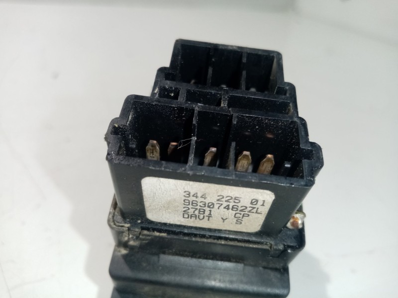 Recambio de mando intermitentes para peugeot 206 cc referencia OEM IAM 96307462ZL  