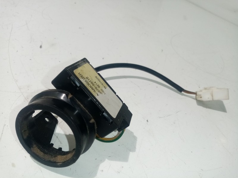 Recambio de antena para ssangyong rodius 2.7 turbodiesel cat referencia OEM IAM 8697008110  