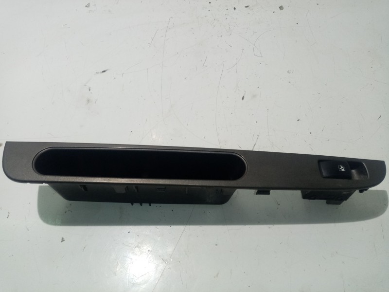 Recambio de mando elevalunas trasero izquierdo para ssangyong rodius 2.7 turbodiesel cat referencia OEM IAM 612W23860  