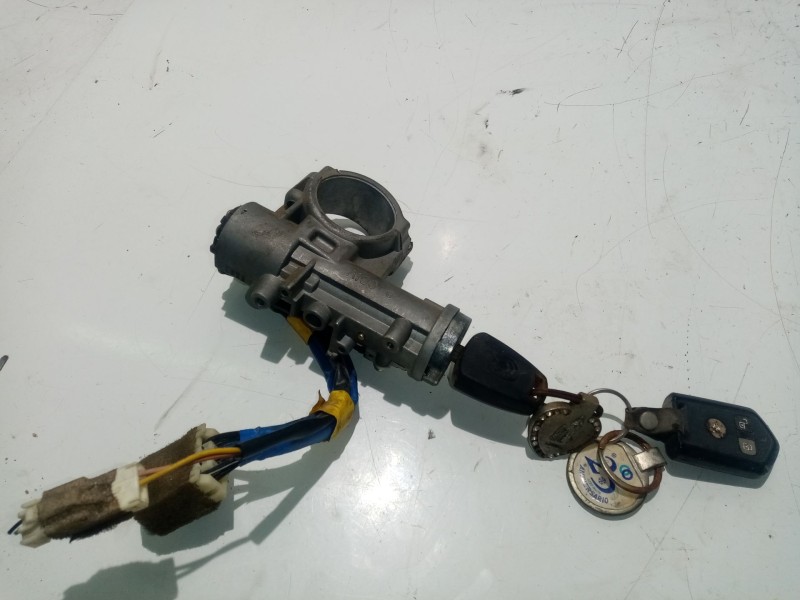 Recambio de conmutador de arranque para ssangyong rodius 2.7 turbodiesel cat referencia OEM IAM 8697008110  