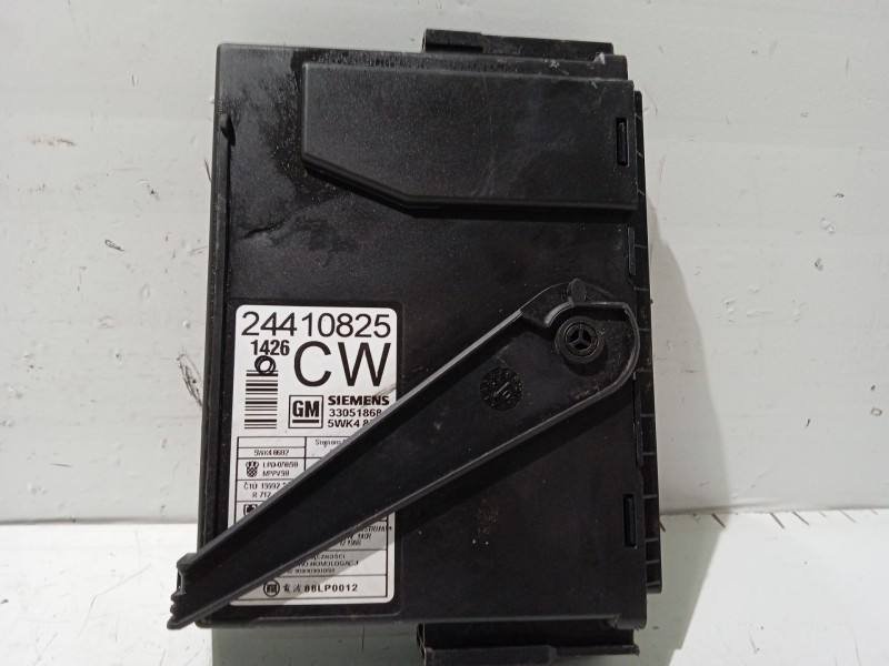 Recambio de centralita cierre para opel combo (corsa c) referencia OEM IAM 24410825  