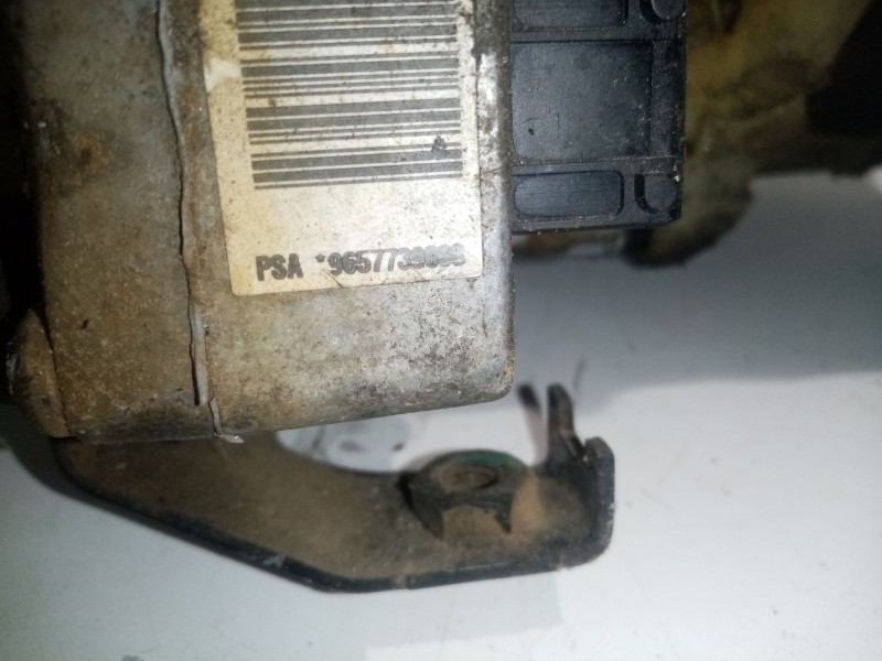 Recambio de bomba direccion para citroën c5 berlina referencia OEM IAM 9657739080  