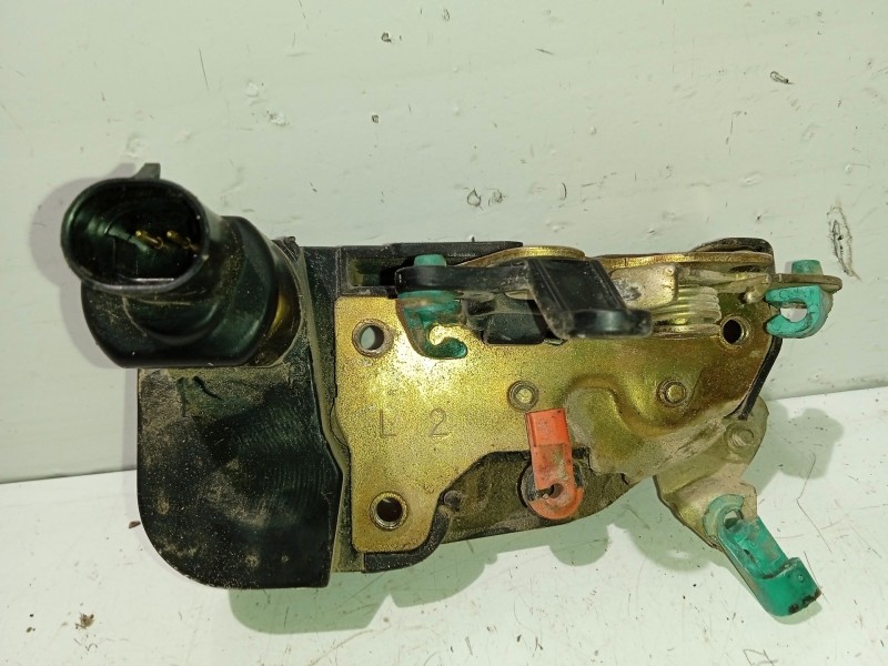 Recambio de cerradura puerta delantera izquierda para jeep cherokee (j) referencia OEM IAM 55136347AB  