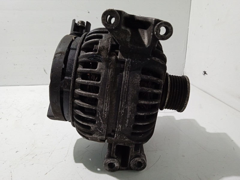 Recambio de alternador para jeep cherokee (j) referencia OEM IAM 0124515115  