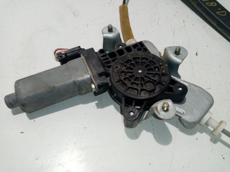 Recambio de elevalunas trasero derecho para ssangyong rodius 2.7 turbodiesel cat referencia OEM IAM 7334021000  