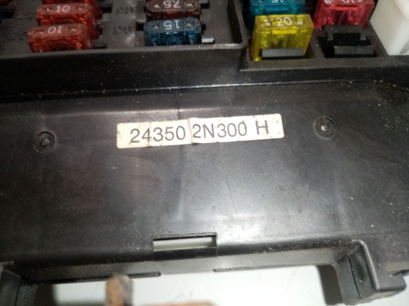 Recambio de caja reles / fusibles para nissan almera (n15) referencia OEM IAM 243502N300H  