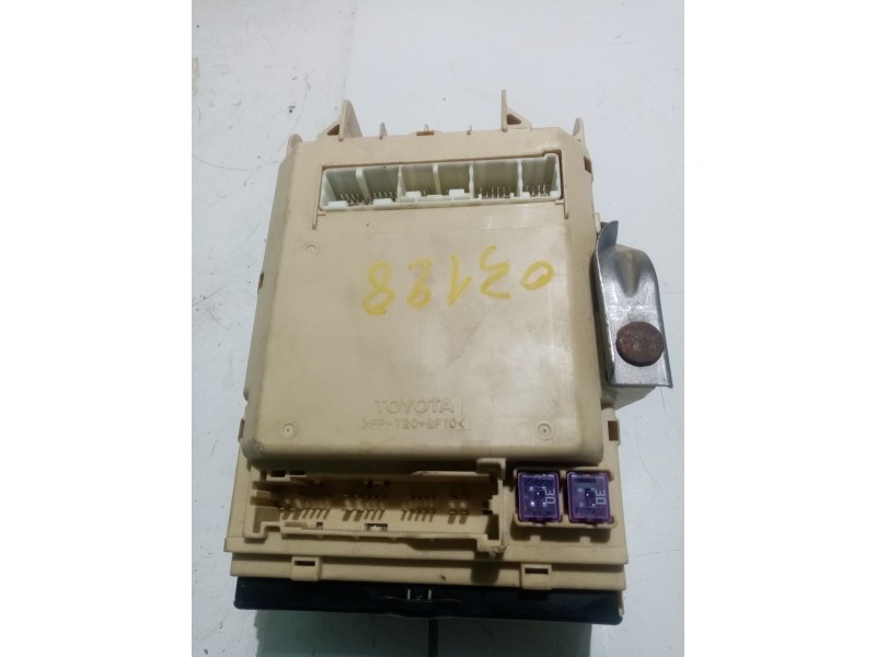 Recambio de caja reles / fusibles para lexus rx 400h referencia OEM IAM   