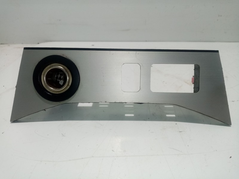 Recambio de moldura para lexus rx 400h referencia OEM IAM 5543248130  