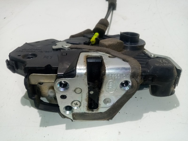 Recambio de cerradura puerta delantera derecha para lexus rx 400h referencia OEM IAM A046693  