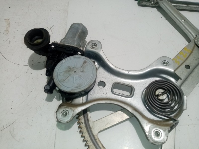 Recambio de elevalunas delantero derecho para lexus rx 400h referencia OEM IAM 8571058010  